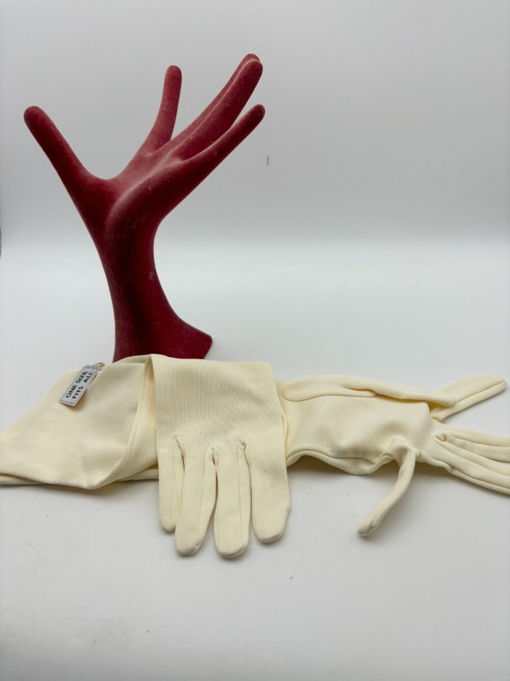 1950-60s White Nylon Gloves One Size Original Package Hong Kong - Picture 3 of 8